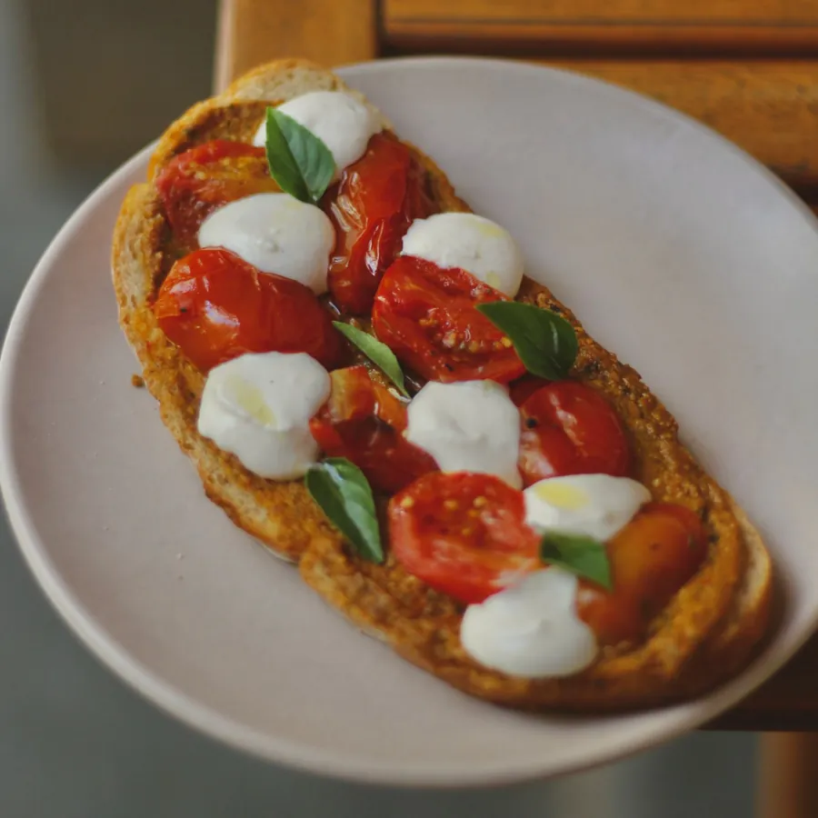 Toast de Tomate e Mascarpone